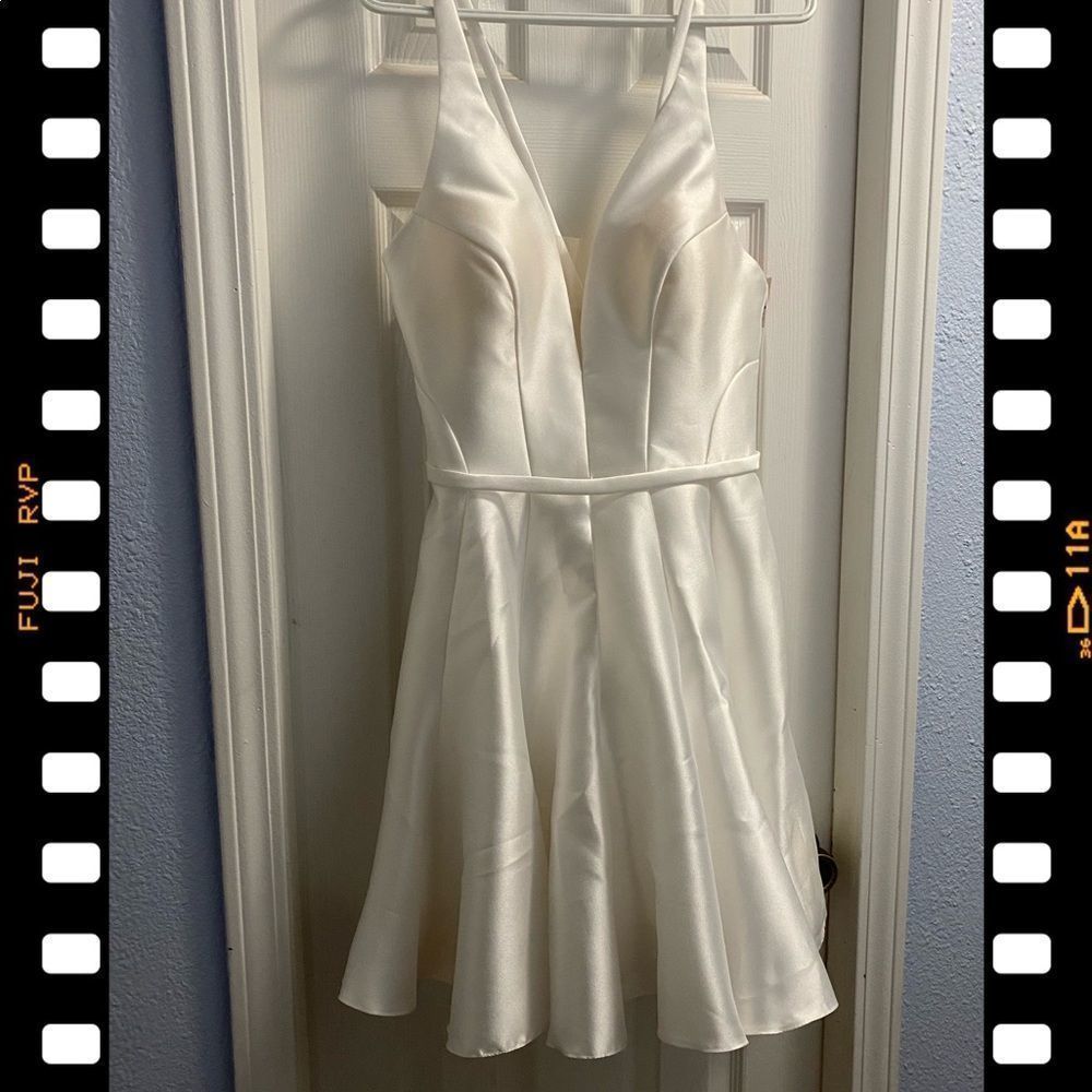 Let’s white dress